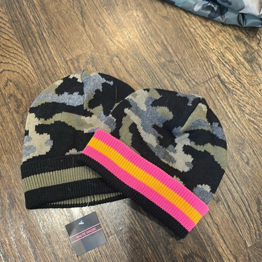 Matching hat and gloves set‎